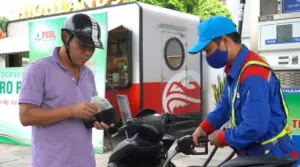 Bộ Công Thương đề xuất trao quyền tự quyết giá bán lẻ cho doanh nghiệp, mở đường xóa bỏ cơ chế "xăng dầu một giá".