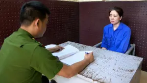 Tạm giữ hình sự Bùi Thị Quyên liên quan số tiền hơn 25 tỷ đồng. Vụ việc đang được Bộ Công an điều tra, xem chi tiết.