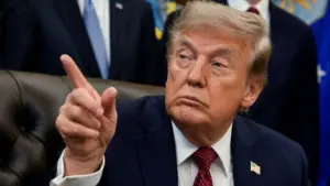 Ông Trump cảnh báo Nga và Trung Quốc không hỗ trợ Iran, nhấn mạnh hai nước sẽ đối mặt hậu quả nếu can thiệp xung đột.