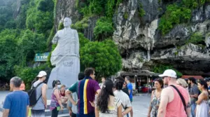 Khám phá lý do Quảng Ninh trở thành "nam châm" hút hàng vạn khách du lịch nhờ tư duy đổi mới, biến mỗi sự kiện thành sản phẩm mang bản sắc riêng.