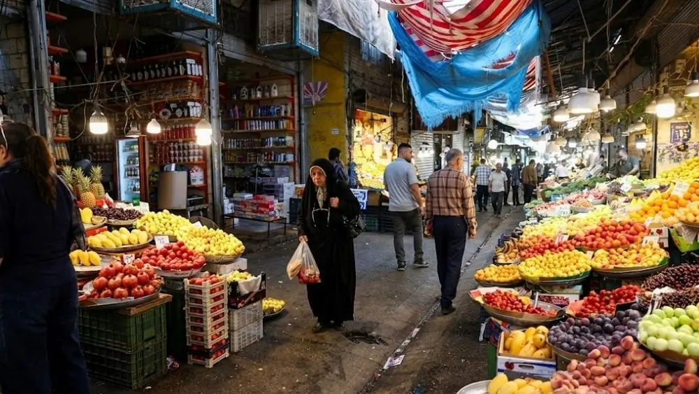 Iran thừa nhận chịu tác động lớn từ các đòn trừng phạt kinh tế của Mỹ, khiến nền kinh tế gặp sức ép và lạm phát gia tăng mạnh. (