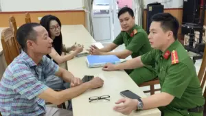 Người đàn ông Hải Phòng tỉnh táo thoát bẫy lừa đảo mạo danh công an, kịp thời trình báo cơ quan chức năng. Xem chiêu trò mới nhất.
