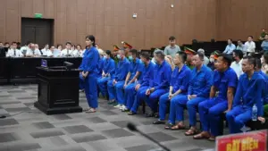 Viện Kiểm sát khẳng định cựu Thứ trưởng Nguyễn Bá Hoan nhận hối lộ số tiền rất lớn, bác bỏ lập luận "quà biếu" và đề nghị xử lý nghiêm minh trước tòa.