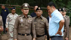 Hai người Nga bị sát hại ở Thái Lan, nghi phạm khai thêm nơi chôn ba nạn nhân khác, Thủ tướng Thái Lan trực tiếp thị sát hiện trường.
