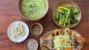 Thực đơn giảm mỡ với canh rau ít calo được bác sĩ gợi ý giúp kiểm soát năng lượng, hỗ trợ giảm mỡ hiệu quả và vẫn đảm bảo dinh dưỡng.