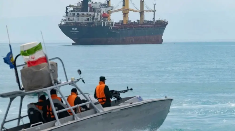 Iran tuyên bố tiếp tục kiểm soát eo biển Hormuz và phản ứng gay gắt sau phát ngôn của ông Trump về tuyến hàng hải chiến lược này.
