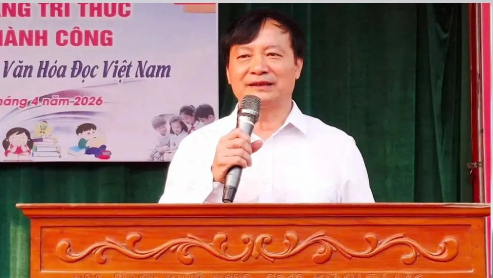 Thầy Nguyễn Hữu Danh xin trở lại bục giảng sau gần 20 năm làm quản lý, mong tạo cơ hội cho cán bộ trẻ và tiếp tục bồi dưỡng học sinh.