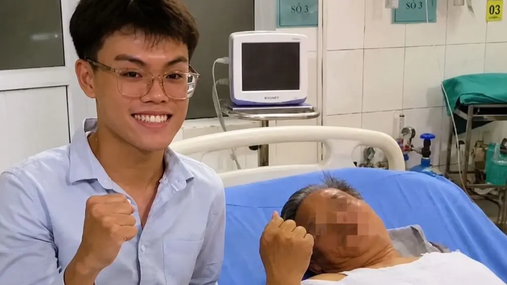Nam sinh trường y Phạm Tuấn Hùng hỗ trợ ép tim cứu sống nạn nhân ở biển Hải Hòa, câu chuyện lan tỏa tinh thần sơ cứu và lòng nhân ái.