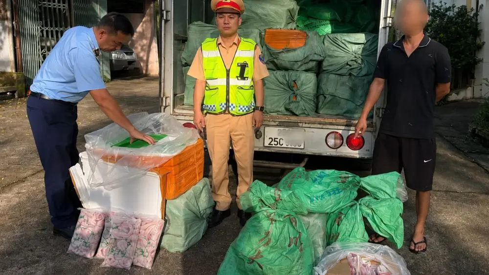 Thực phẩm đông lạnh được kiểm tra, kiểm soát chặt hơn nhằm ngăn hàng không rõ nguồn gốc lưu thông trên thị trường.