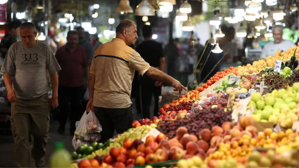 Mỹ siết trừng phạt Iran, đe dọa loại các quốc gia giao dịch tài chính với Tehran khỏi hệ thống đô la Mỹ, làm gia tăng sức ép kinh tế.