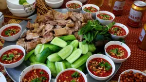 Cụ bà 69 tuổi nhập viện vì nhiễm trùng đường ruột sau khi ăn tiết canh. Bác sĩ cảnh báo nguy cơ ngộ độc, nhiễm khuẩn từ món ăn sống.