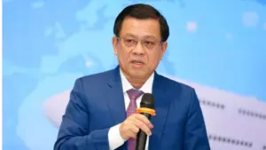Cựu Thứ trưởng Nguyễn Bá Hoan hầu tòa trong vụ nhận hối lộ hơn 30 tỷ đồng từ doanh nghiệp xuất khẩu lao động.