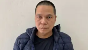Chở 12 người nước ngoài nhập cảnh trái phép, tài xế Nguyễn Đức Tiệp bị đề nghị truy tố về hành vi liên quan vụ việc.