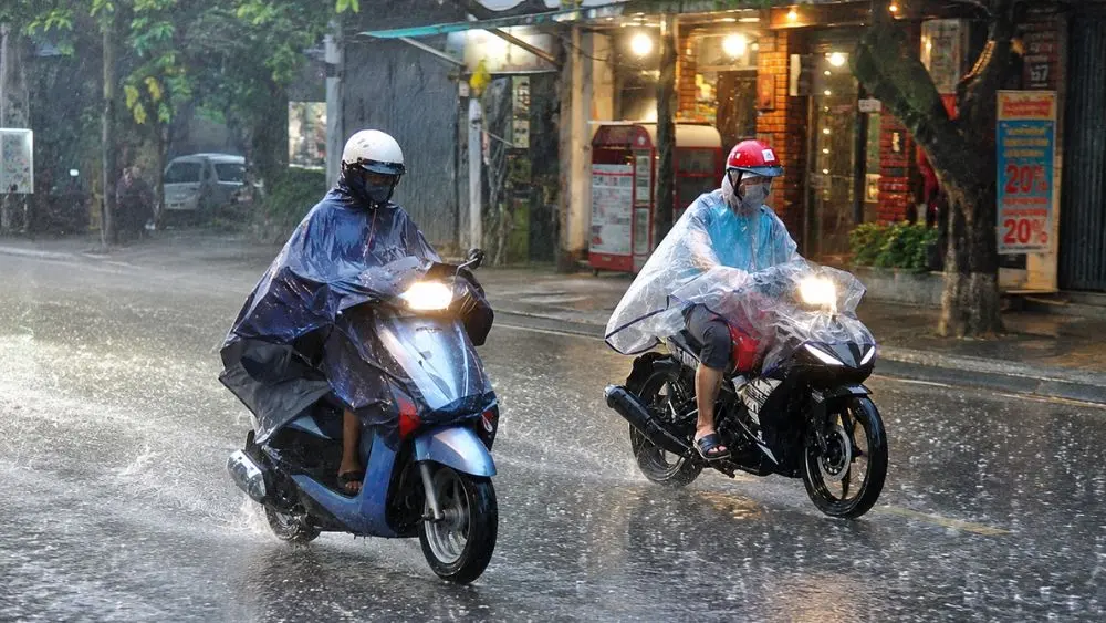 Thời tiết hôm nay 21-8, áp thấp nhiệt đới có khả năng gây mưa lớn tại miền Bắc, nhiều khu vực trên cả nước tiếp tục có mưa dông.