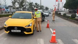 Trong 3 ngày nghỉ lễ, CSGT Hải Phòng xử lý gần 2.600 vi phạm giao thông, tăng cường kiểm tra nồng độ cồn và tốc độ để đảm bảo an toàn.