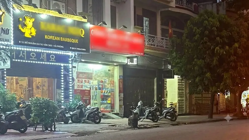 Công an Hải Phòng đang gấp rút điều tra, truy xét đối tượng bịt mặt khống chế nữ nhân viên cướp tài sản tại cửa hàng tạp hóa phố Văn Cao.