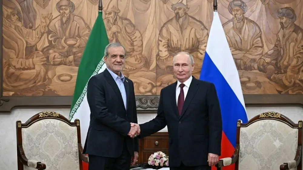 Tổng thống Putin gặp Tổng thống Iran Masoud Pezeshkian, cam kết tiếp tục sát cánh cùng Tehran và duy trì hợp tác kinh tế trước sức ép từ Mỹ.