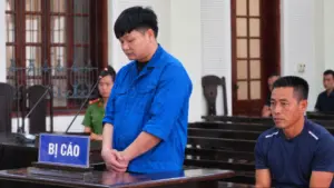 Mâu thuẫn vay tiền, Hoàng Hữu Lương dùng súng bắn chủ nợ tại Nghệ An và bị tuyên tổng cộng 13 năm tù.