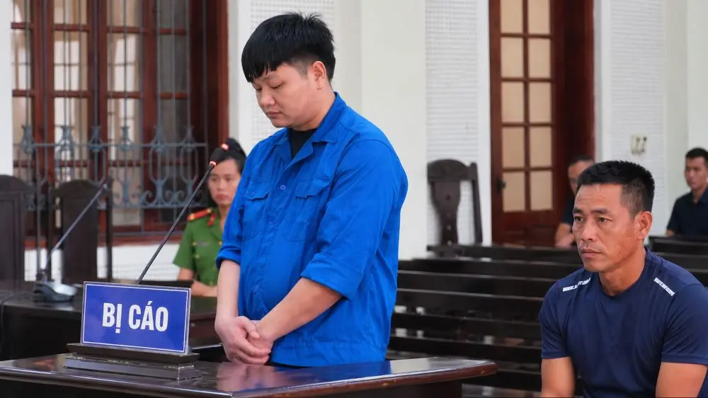 Mâu thuẫn vay tiền, Hoàng Hữu Lương dùng súng bắn chủ nợ tại Nghệ An và bị tuyên tổng cộng 13 năm tù.