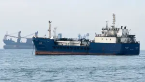 Iran gửi các điều kiện thương lượng đến Mỹ, trong khi căng thẳng tại eo biển Hormuz tiếp tục diễn biến phức tạp.