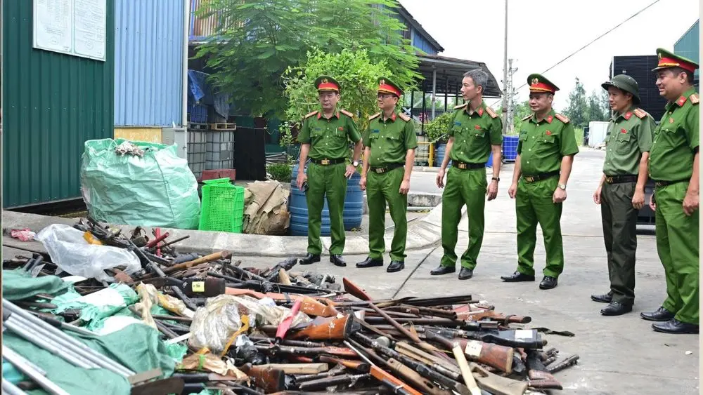 Hải Phòng thu hồi 47 khẩu súng, 1.268 viên đạn cùng nhiều vũ khí, vật liệu nổ, công cụ hỗ trợ và pháo qua vận động người dân.