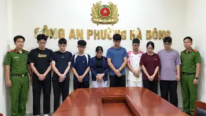 Bắt 8 đối tượng lừa đảo bán “thuốc nam gia truyền” quảng cáo chữa khối u, với số tiền bị chiếm đoạt bước đầu khoảng 244,5 triệu đồng.
