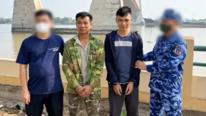 Hải Phòng bắt giữ 2 đối tượng mua bán, tàng trữ trái phép chất ma túy, thu giữ heroine cùng điện thoại, xe máy và tiền mặt.