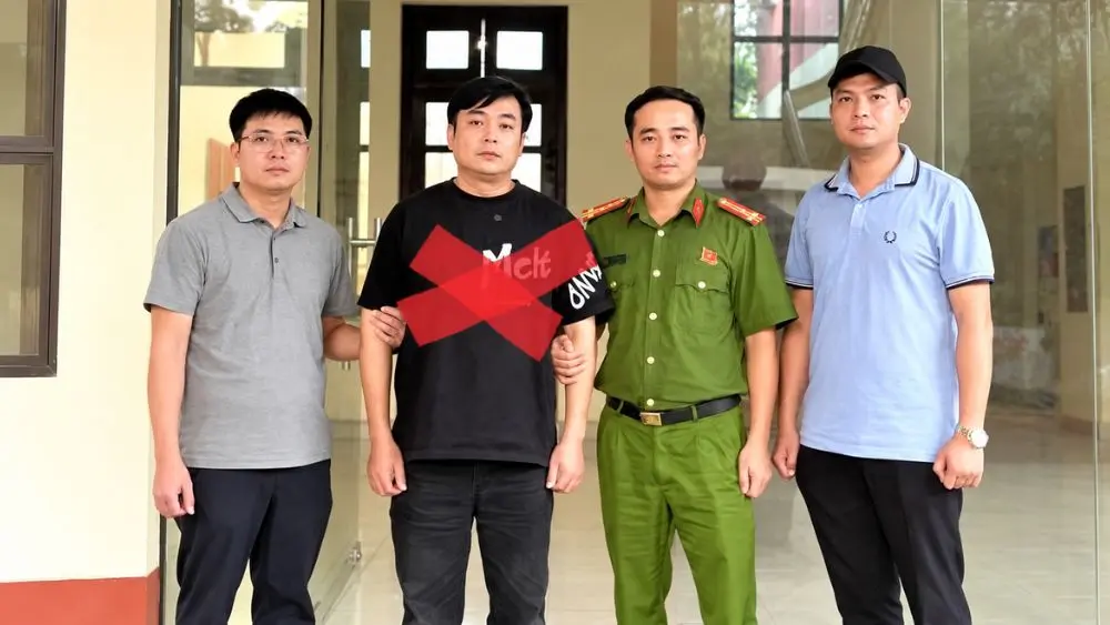 Hải Phòng bắt giữ Lý Phong, người Trung Quốc bị truy nã quốc tế liên quan vụ cố ý gây thương tích dẫn đến chết người.