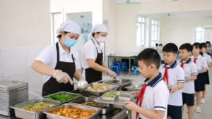 hủ tướng yêu cầu tăng cường kiểm tra, giám sát bữa ăn bán trú, đặt an toàn thực phẩm, chất lượng và dinh dưỡng lên hàng đầu.