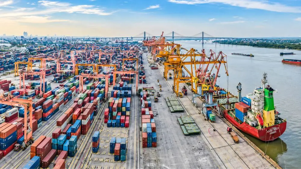 Cảng biển Hải Phòng liên tục tăng sản lượng, đón tàu mẹ trọng tải lớn và mở thêm tuyến thẳng đưa hàng Việt tới các thị trường lớn.