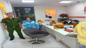 Công an kịp thời ngăn người phụ nữ Hà Nội chuyển thêm tiền sau khi đã chuyển 60 triệu đồng cho kẻ lừa đảo qua mạng.