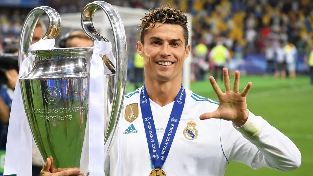 Đội hình hay nhất lịch sử Champions League của L’Équipe gây tranh cãi khi C.Ronaldo vắng mặt dù sở hữu nhiều kỷ lục tại giải đấu.
