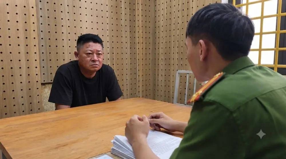 Khởi tố nam tài xế đánh đập, rút chìa khóa và ép người phụ nữ đưa tiền sau vụ va chạm giao thông ở Hưng Yên. Cập nhật tin tức pháp luật mới nhất.