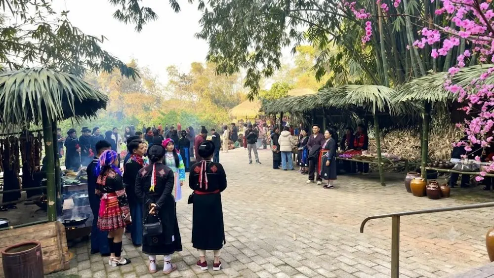 Làng du lịch sinh thái Thái Hải (Thái Nguyên) thu hút du khách nhờ mô hình độc đáo: gần 200 người dân cùng sống, làm việc và chia sẻ sinh hoạt cộng đồng.