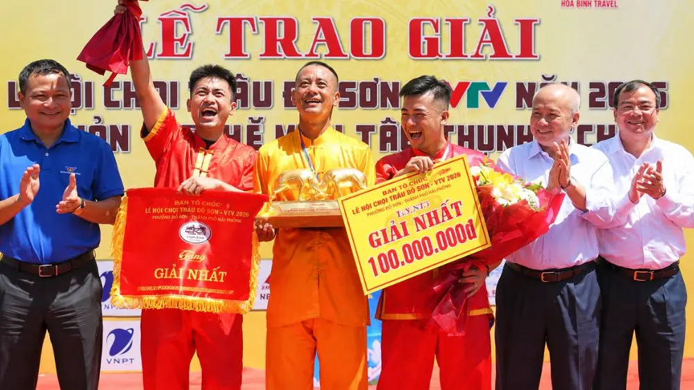 Vòng chung kết Lễ hội Chọi trâu Đồ Sơn 2026 khép lại với trâu số 15 của ông Lê Bá Ngọc giành chức vô địch.