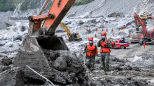 Nepal yêu cầu 20 triệu USD từ quỹ quốc tế sau trận lũ quét thảm khốc, trong bối cảnh thiệt hại do biến đổi khí hậu ngày càng nghiêm trọng.