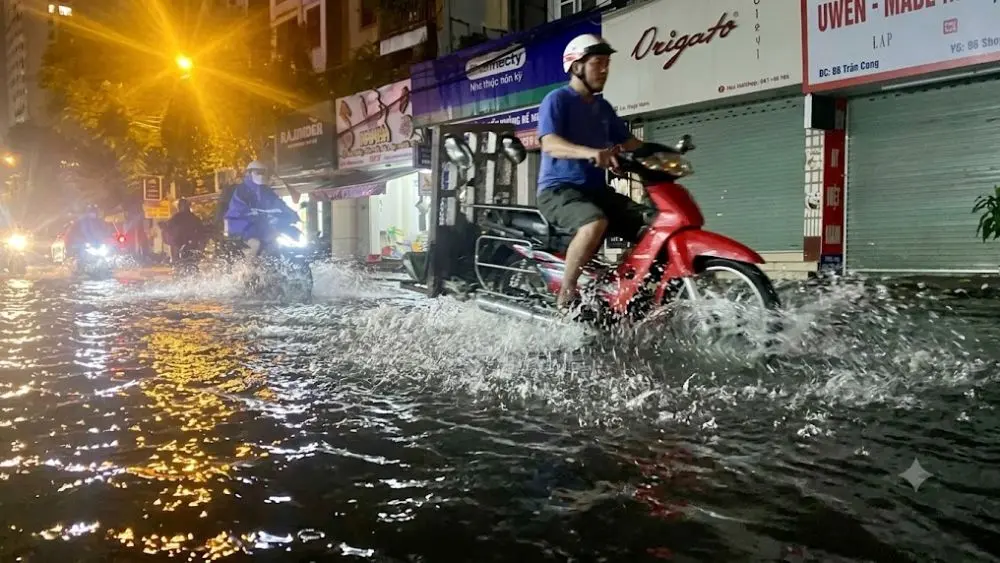 Đêm nay đến 16-9, Bắc Bộ, Thanh Hóa và Nghệ An mưa lớn diện rộng, có nơi trên 450mm. Cảnh báo lũ quét, sạt lở và ngập úng đô thị.