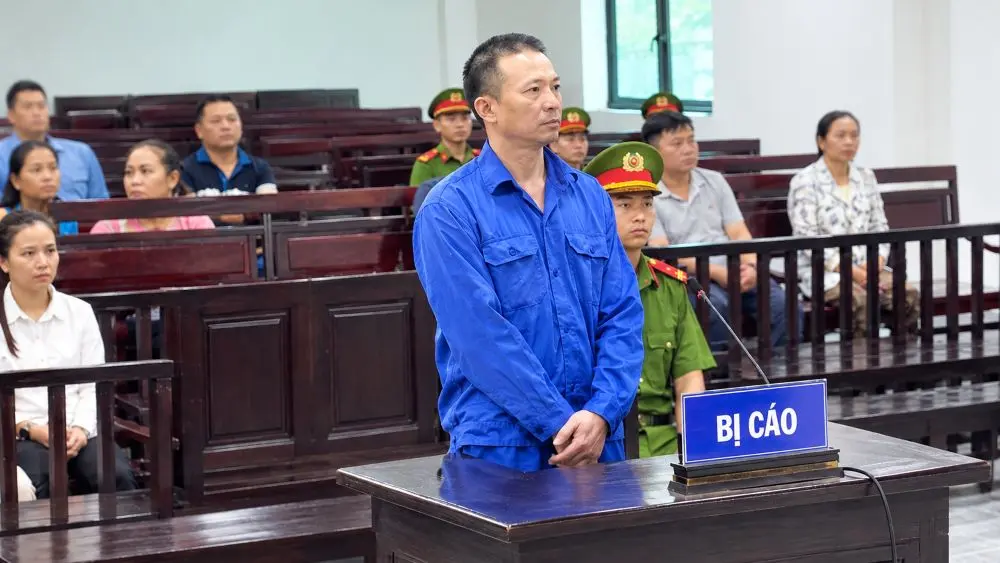 Ngô Ngọc Chung lĩnh 9 năm tù về tội giết người sau mâu thuẫn và bị chửi “ăn chực” tại phòng trọ ở Hà Tĩnh.