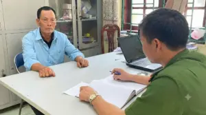 Sau 40 năm lẩn trốn lệnh truy nã, người đàn ông 67 tuổi đã bất ngờ ra cơ quan công an đầu thú