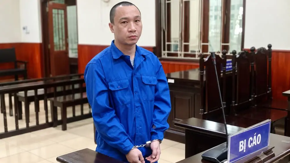 Phạm Văn Bình, người Hải Phòng, bị TAND tỉnh Gia Lai tuyên 10 năm tù sau vụ dùng rựa chém người, với tình tiết phạm tội có tính chất côn đồ.