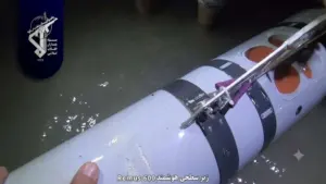 QĐ Mỹ bác bỏ tuyên bố của Iran về việc bị bắt giữ tàu ngầm không người lái thứ hai tại eo biển Hormuz. Xem chi tiết phản ứng của hai bên