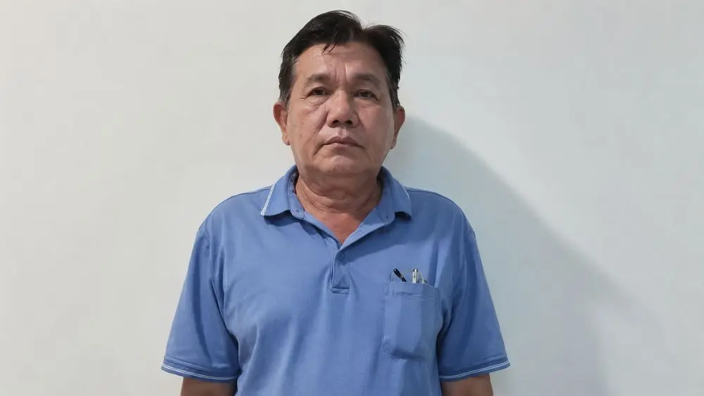 Trần Văn Hùng, bị truy nã đặc biệt nguy hiểm về tội lừa đảo chiếm đoạt tài sản, đã đến Công an TP Cần Thơ đầu thú.