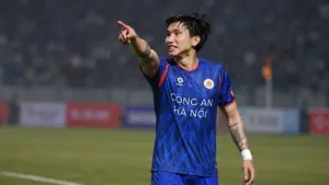 Văn Hậu đối diện án phạt bổ sung sau pha đạp bóng nguy hiểm với Ngọc Tân, thu hút sự chú ý của dư luận bóng đá.