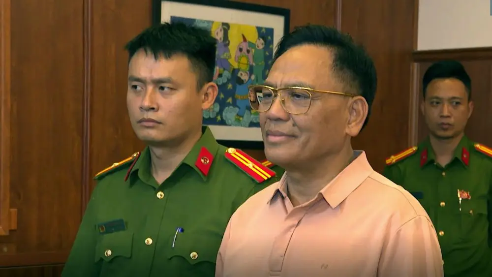 Hai cựu sếp ngân hàng bị cáo buộc tiếp tay “bầu” Đoan lập khống hồ sơ tín dụng, liên quan khoản tiền hơn 532 tỷ đồng.