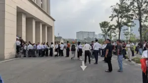 Đường dây lừa đảo Mr Pips khiến nhiều nạn nhân mất hàng tỷ đồng, bán nhà trả nợ, gia đình tan vỡ. Những bi kịch được hé lộ tại phiên tòa.