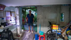 Ông Trương Thành Chung sinh sống cùng gia đình tại chung cư 136 Bùi Văn Ba (Ảnh minh họa: HPM)