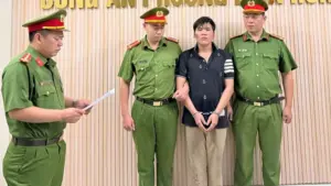 Công an TPHCM tạm giữ Nguyễn Anh Hào sau vụ dùng dao tấn công CSGT, hé lộ diễn biến vụ việc.