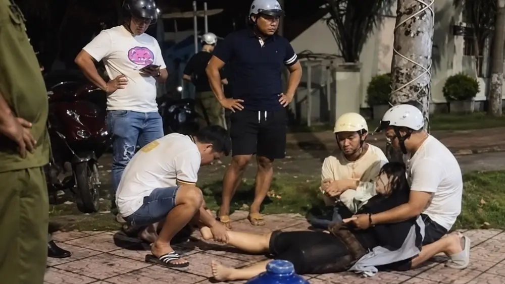 Anh Tuân cùng lực lượng chức năng cứu người phụ nữ dưới sông Sài Gòn, câu chuyện về nghĩa cử cứu người và tình người giữa đời thường.