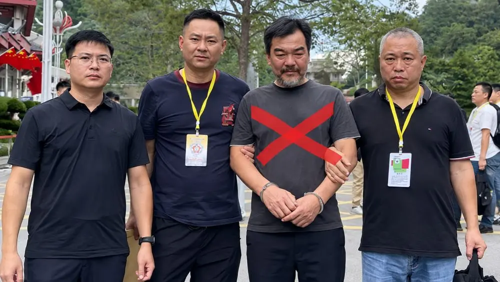 Đối tượng người nước ngoài bị truy nã liên quan hành vi xuất nhập cảnh trái phép được bàn giao cho cơ quan chức năng xử lý.