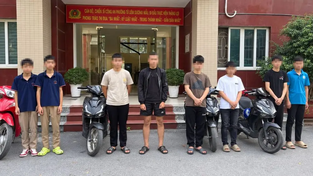 Công an Hà Nội bắt giữ nhóm thanh niên gây rối trật tự công cộng, chạy xe tốc độ cao, lạng lách, đánh võng trước sân vận động Mỹ Đình.